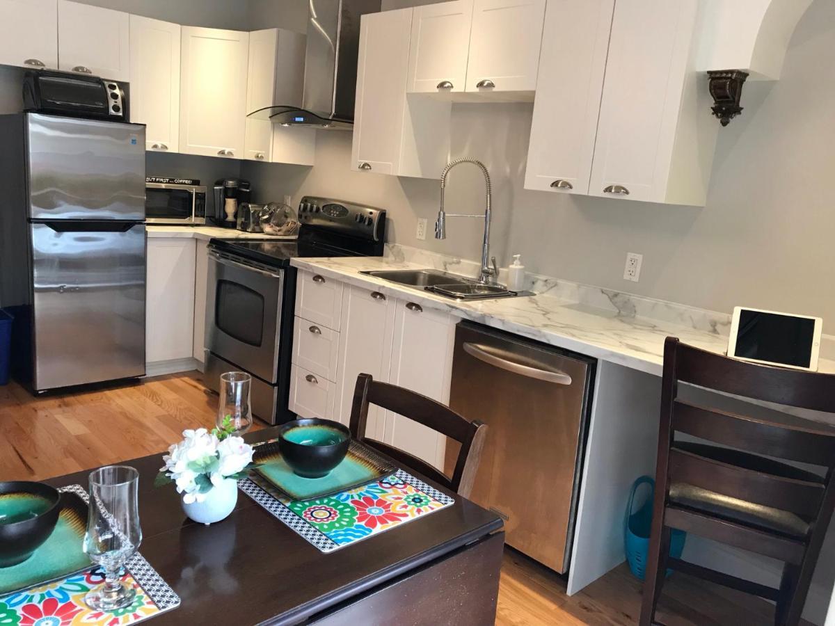 Ottawa Downtown Executive Apartment Retreat With Private Balcony Near Bank Street - Sleep Max 2 Kültér fotó